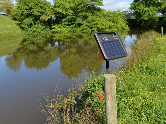 S100 Solar 30 miles / 100 acres - Gallagher Electric Fence