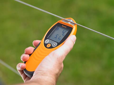 Gallagher Fence Tester | Identify & Locate Electric Fence Faults | Tough  Water & Impact Resistant Pocket Size Digital Reader | 3-in-1 Device (Volt