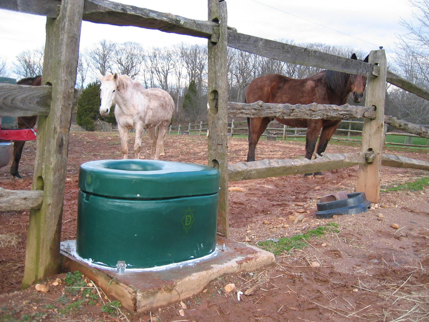 1 Hole Lapp Energy Free Waterer + Ships Free! Best Seller! - Gallagher Electric Fence